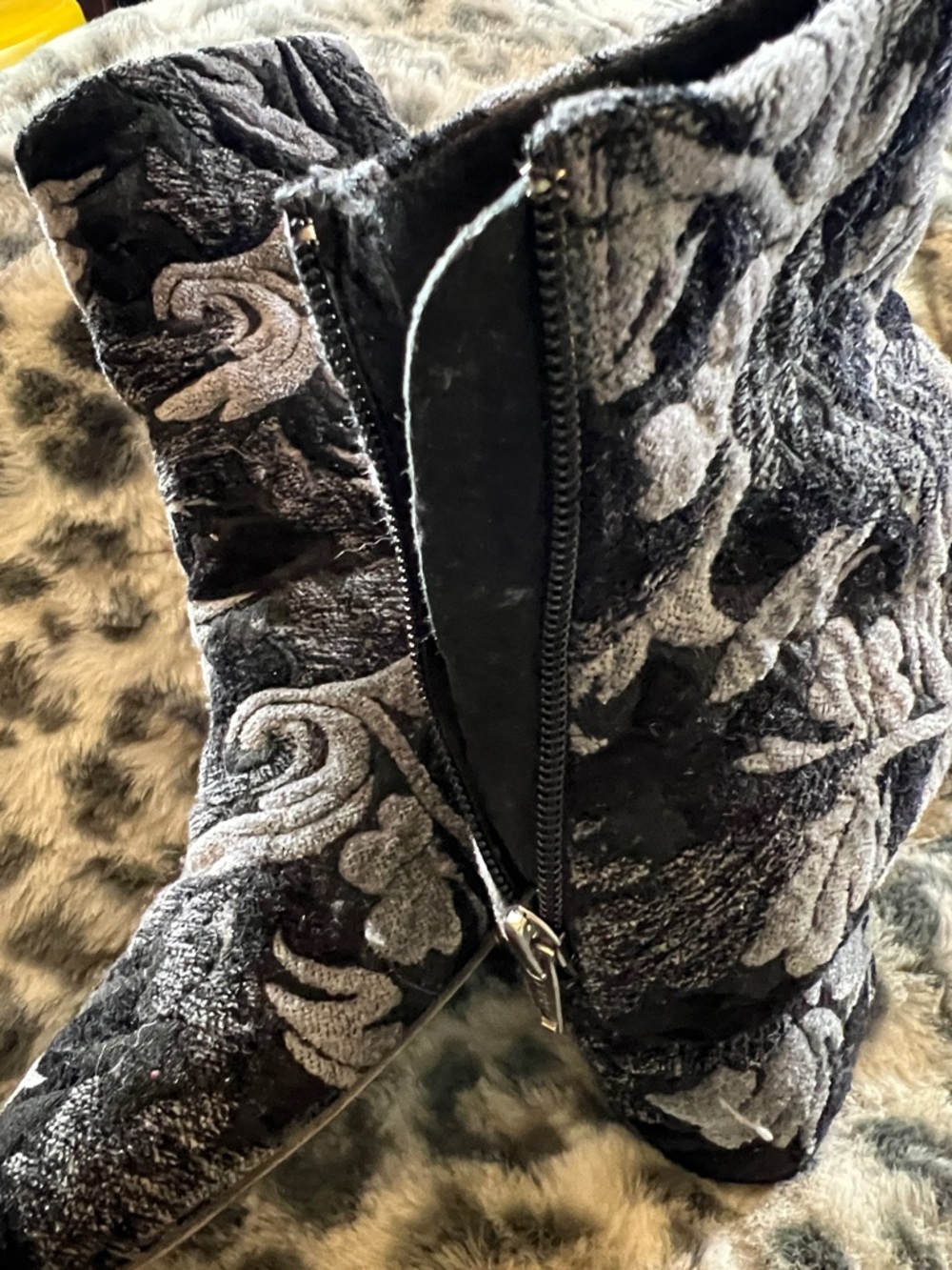 Free People Black and Gray Velvet Floral Ankle Boots Womens size 40 - Picture 3 of 9